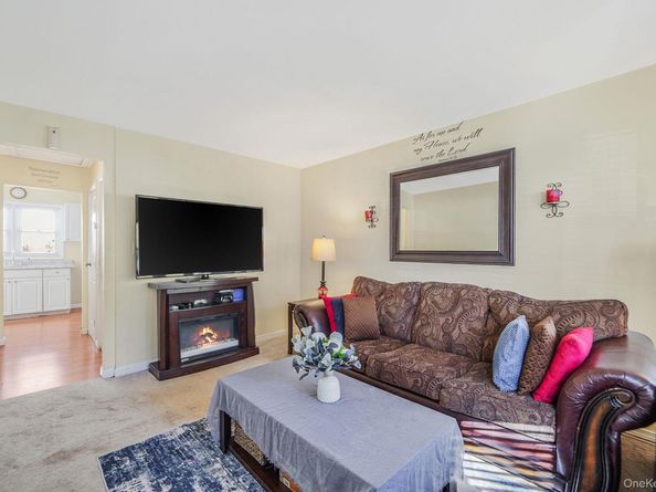 59 Nevada Road, West Babylon NY 11704