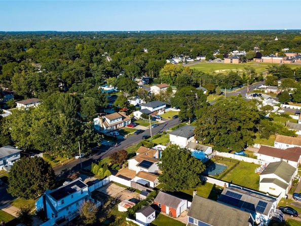 59 Nevada Road, West Babylon NY 11704