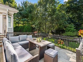 6 Maureen Drive, Mount Sinai NY 11766