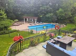 6 Maureen Drive, Mount Sinai NY 11766