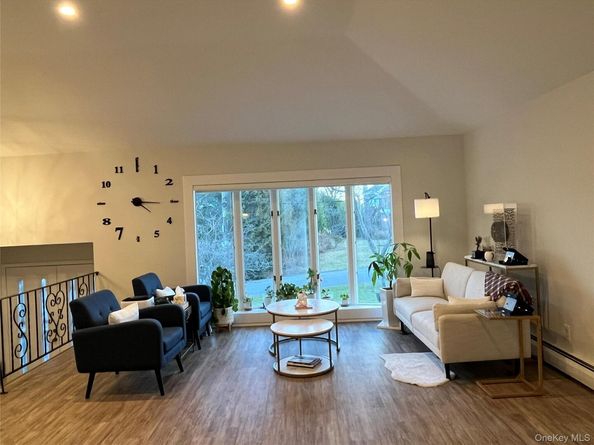 112 Crescent Drive, Searingtown NY 11507