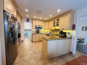 112 Crescent Drive, Searingtown NY 11507