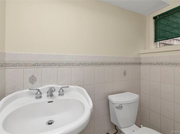 129 Gilmar Lane, Roslyn Heights NY 11577