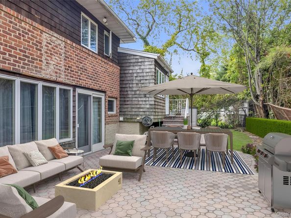 129 Gilmar Lane, Roslyn Heights NY 11577