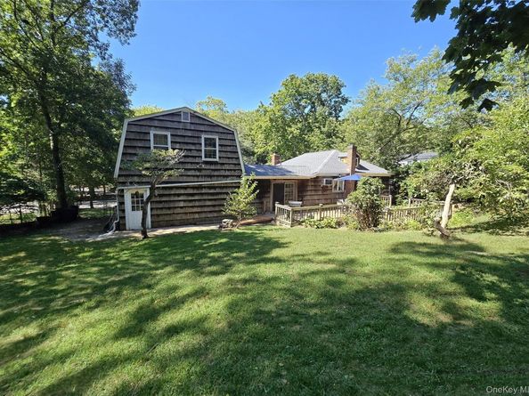 7 Woodhull Landing Road, Sound Beach NY 11789