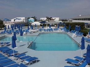 231 Dune Road 905, Westhampton Beach NY 11978