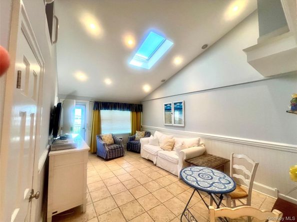 231 Dune Road 905, Westhampton Beach NY 11978