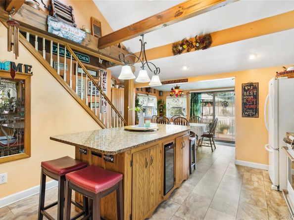 22 3rd Avenue, Central Islip NY 11722