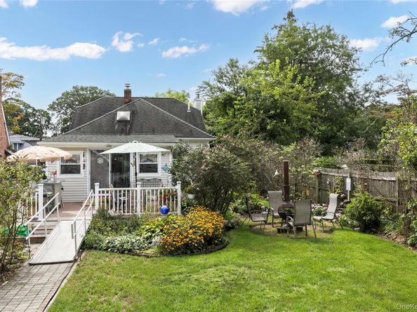 22 3rd Avenue, Central Islip NY 11722