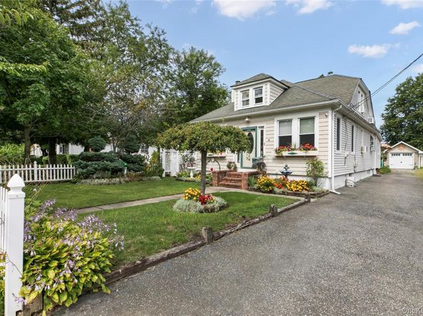 22 3rd Avenue, Central Islip NY 11722