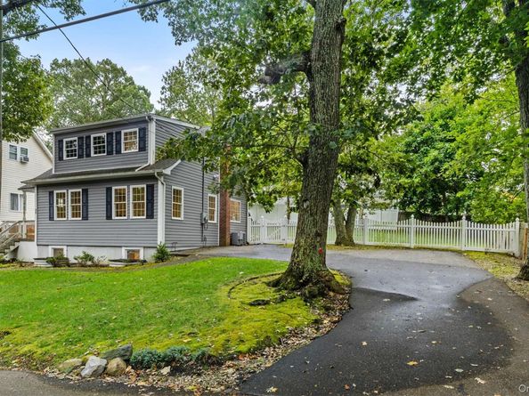 16 Ozone Road, Rocky Point NY 11778