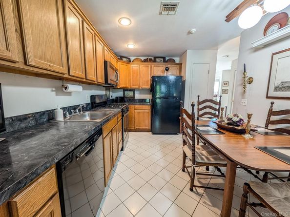 139 Erin Lane, East Setauket NY 11733