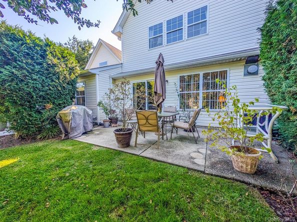 139 Erin Lane, East Setauket NY 11733