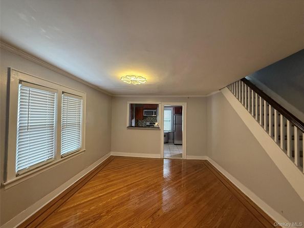 94-72 199th St, Hollis NY 11423