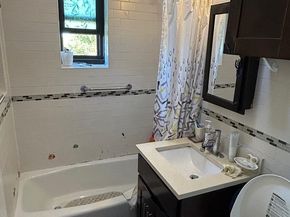 213-01 75 Avenue 4D, Bayside NY 11364