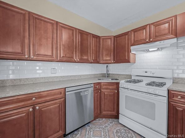 200 W Marshall Street, Hempstead NY 11550