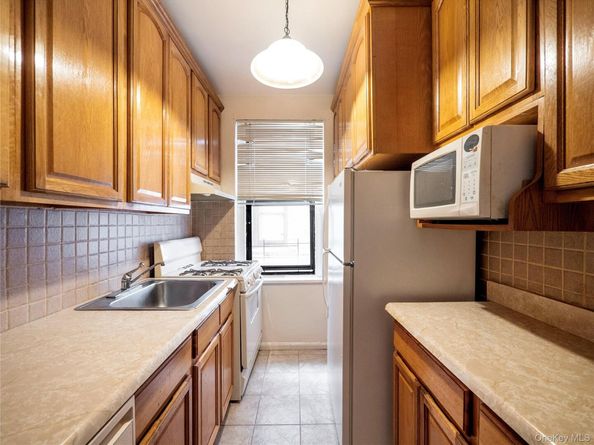 306 E Mosholu Parkway S 3K, Bronx NY 10458