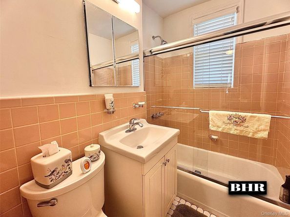 1805 E 53rd Street 3D, Brooklyn NY 11234
