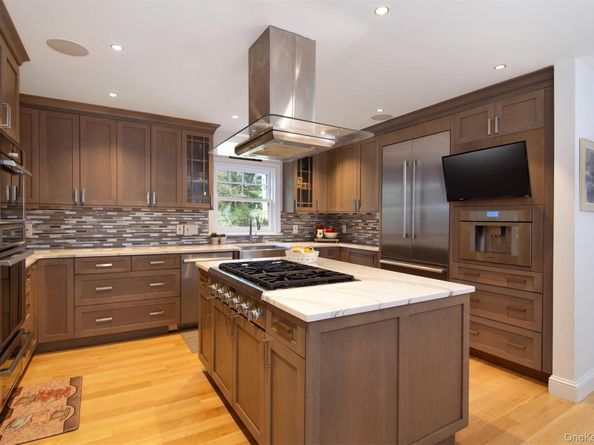 27 Hawthorne Way, Hartsdale NY 10530