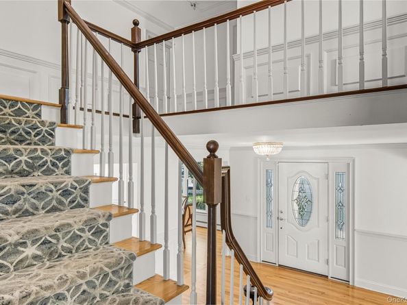 3 Hickory Lane, Glen Cove NY 11542