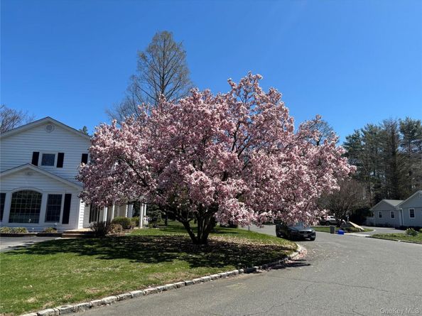 3 Hickory Lane, Glen Cove NY 11542