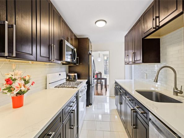 18-40 211th Street 4E, Bayside NY 11360