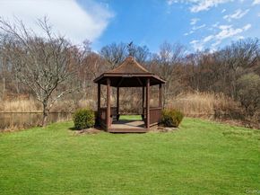 88 Farm Lake Crescent Road, Chappaqua NY 10514