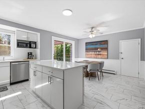 11 Glenwood Road, Glen Head NY 11545