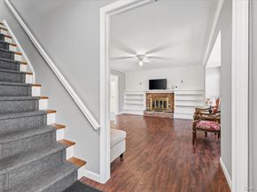 11 Glenwood Road, Glen Head NY 11545