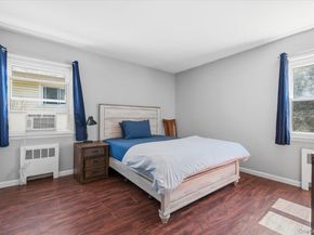 11 Glenwood Road, Glen Head NY 11545