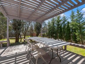 11 Glenwood Road, Glen Head NY 11545
