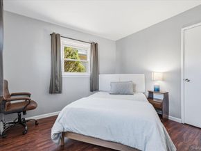 11 Glenwood Road, Glen Head NY 11545