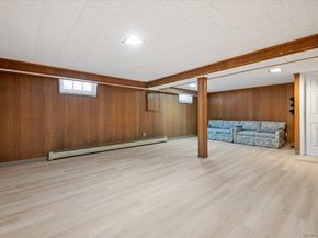 11 Glenwood Road, Glen Head NY 11545
