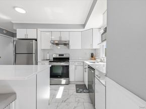 11 Glenwood Road, Glen Head NY 11545