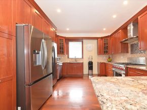 10-11 Bay 24th Street, Far Rockaway NY 11691