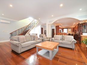 10-11 Bay 24th Street, Far Rockaway NY 11691