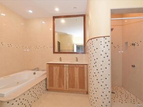 10-11 Bay 24th Street, Far Rockaway NY 11691