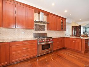 10-11 Bay 24th Street, Far Rockaway NY 11691