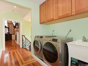 10-11 Bay 24th Street, Far Rockaway NY 11691