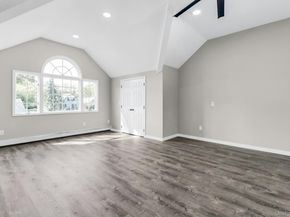 7 Whitespruce Lane, Hauppauge NY 11788