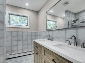 7 Whitespruce Lane, Hauppauge NY 11788