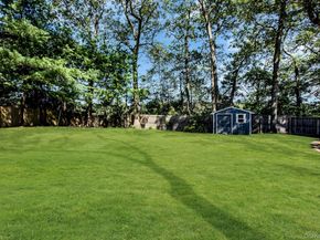 7 Whitespruce Lane, Hauppauge NY 11788