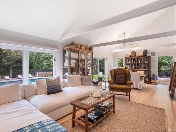 34 Harbor Boulevard, East Hampton NY 11937