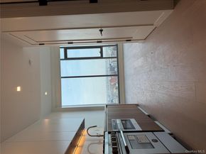 35-32 Leavitt St PhK, Flushing NY 11354