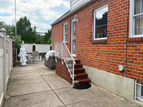 48-22 195th Street, Fresh Meadows NY 11365