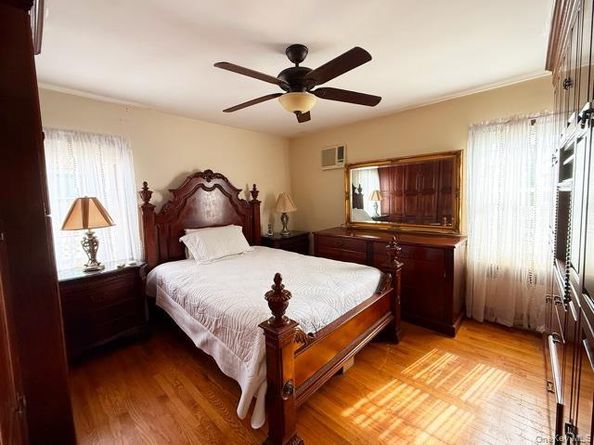 48-22 195th Street, Fresh Meadows NY 11365