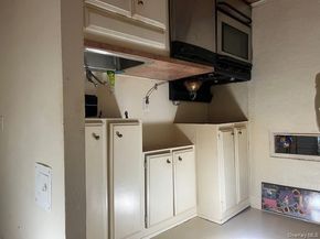 42-30 Douglaston Parkway 2P, Douglaston NY 11363