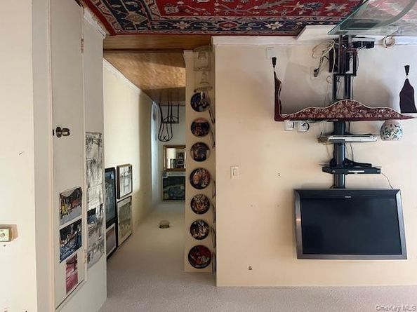 42-30 Douglaston Parkway 2P, Douglaston NY 11363