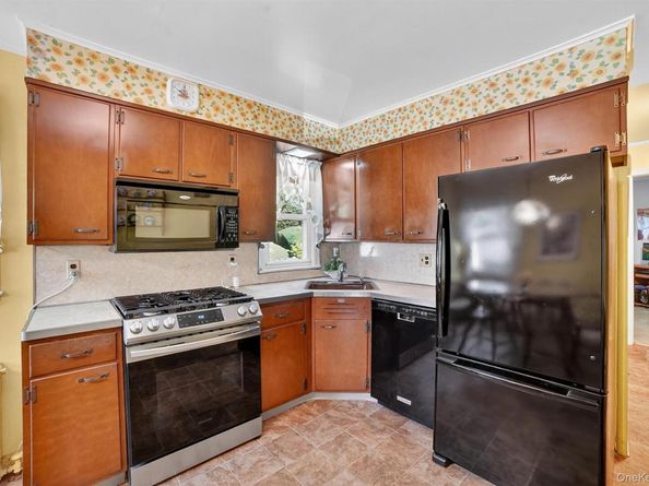 331 Sommerville Place, Yonkers NY 10703
