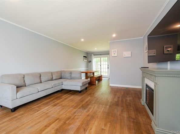 2125 Burke Place, Merrick NY 11566